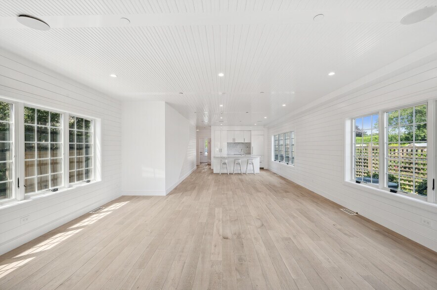 More Photos Of 45 S Euclid Ave, Montauk Storefront Retail Residential For Lease