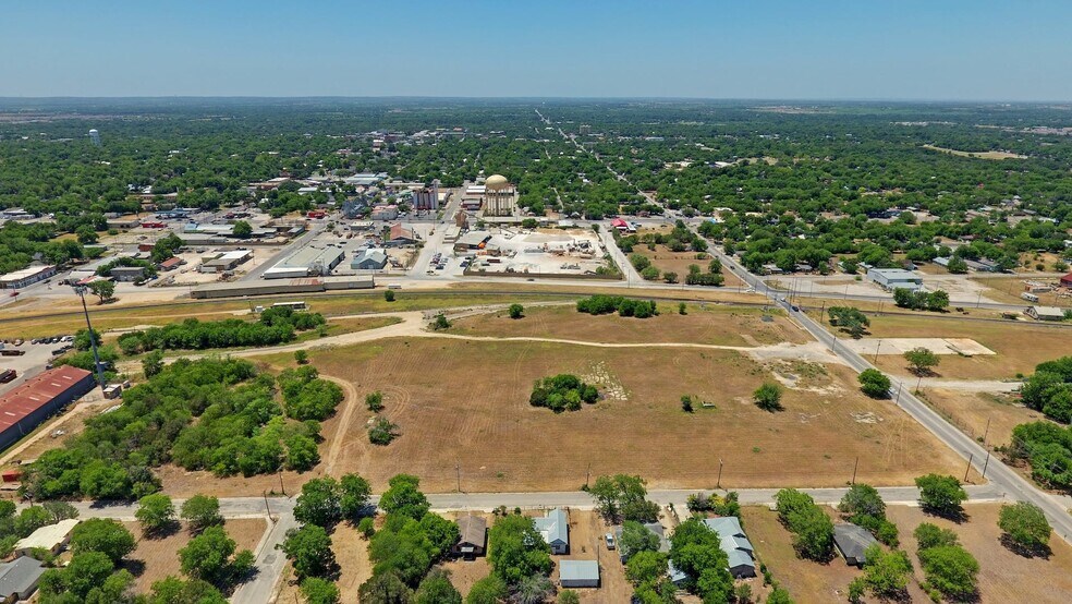 More Photos Of 1535 N Guadalupe St, Seguin Land For Sale