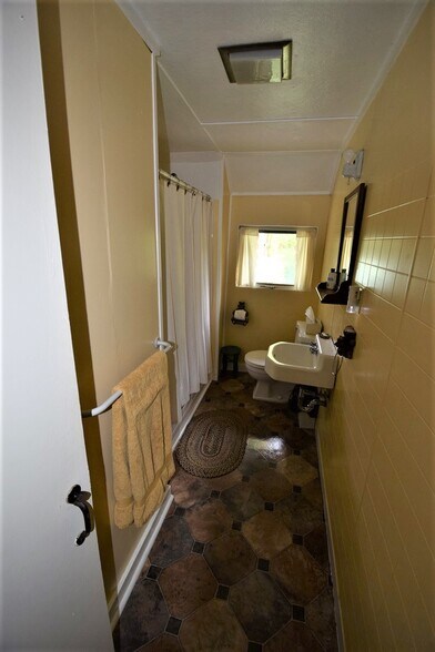 More Photos Of 1 Nicatous Stream Lake Rd, Burlington Lodge Meeting Hall For Sale