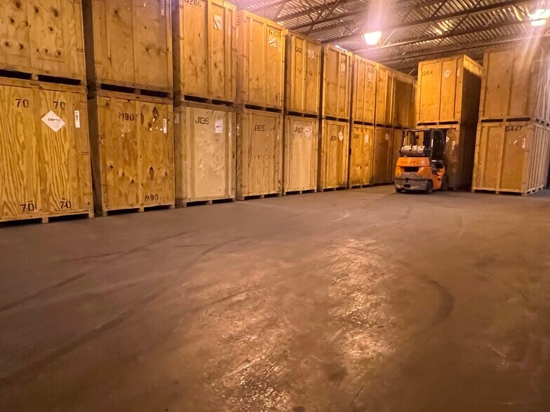 More Photos Of 530 Homestead Ave, Mount Vernon Warehouse For Lease