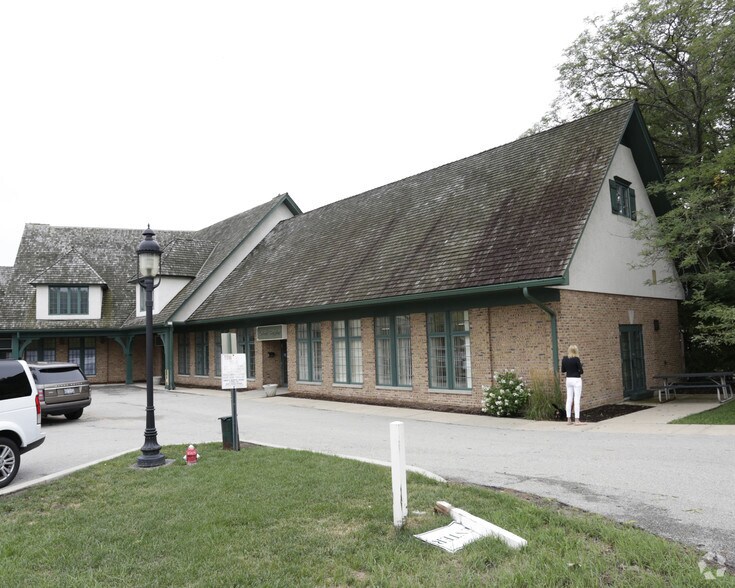 More Photos Of 810 S Waukegan Rd, Lake Forest Medical For Lease