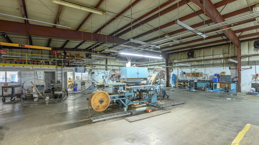 More Photos Of 460 NE Yamhill St, Willamina Distribution For Lease