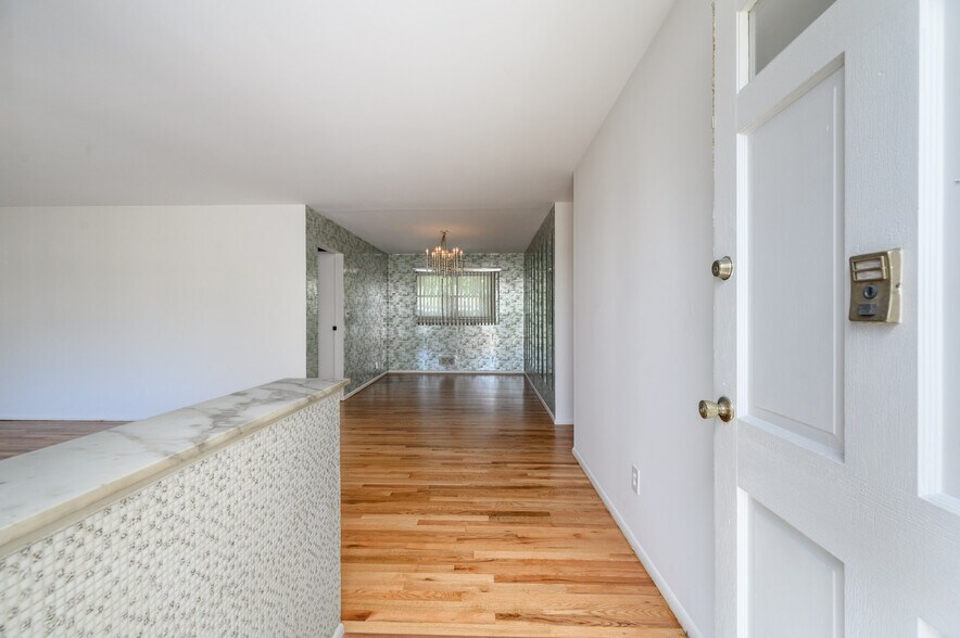 More Photos Of 373 Ford Ave, Fords Medical For Sale