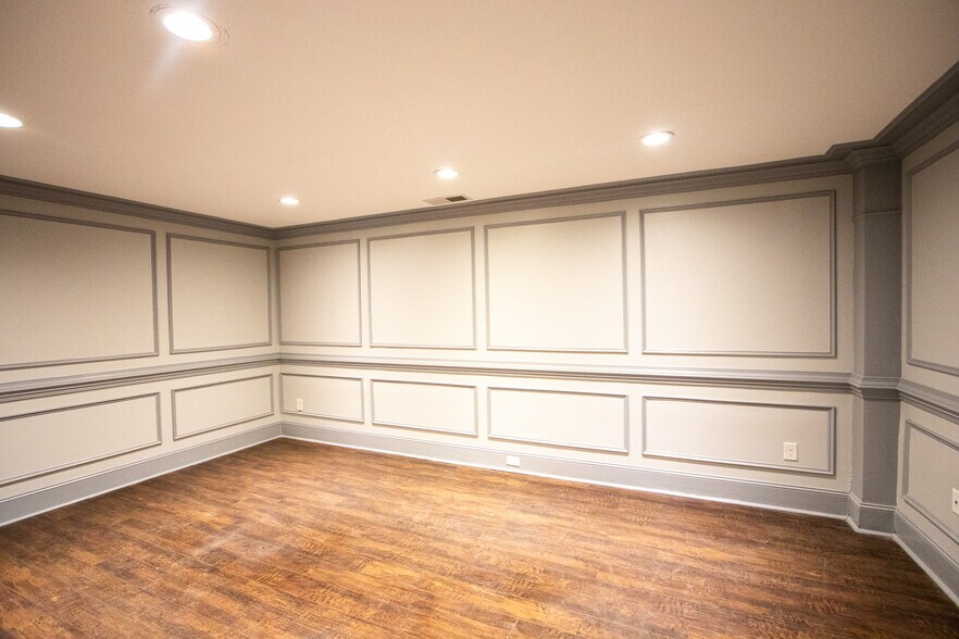 More Photos Of 1049 Sunset Blvd, West Columbia Light Manufacturing For Lease