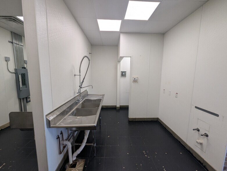 More Photos Of 407 S 4th St, Dunlap Storefront Retail Office For Sale