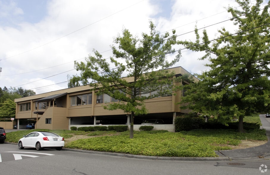 More Photos Of 1715 Market St, Kirkland Medical For Sale