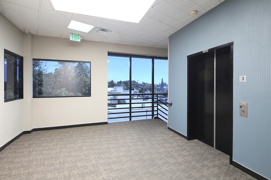 More Photos Of 4515 Ocean View Blvd, La Cañada Flintridge Medical For Lease