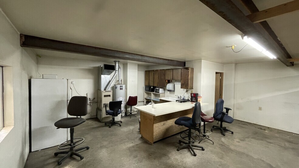 More Photos Of 689 Commerce Dr, Smelterville Warehouse For Lease