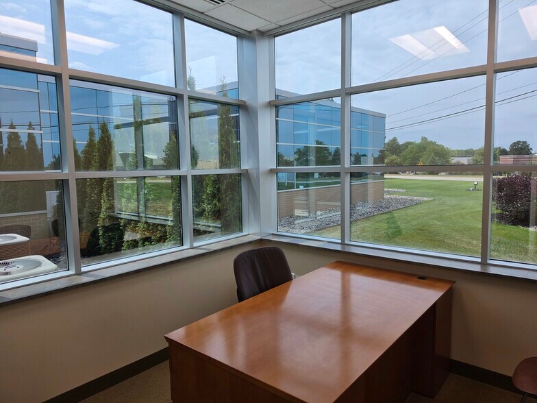 More Photos Of 8235 N Holly Rd, Grand Blanc Office For Lease