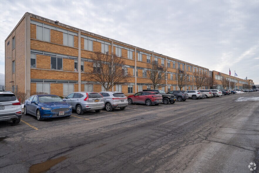More Photos Of 4455 Genesee St, Cheektowaga Office For Lease