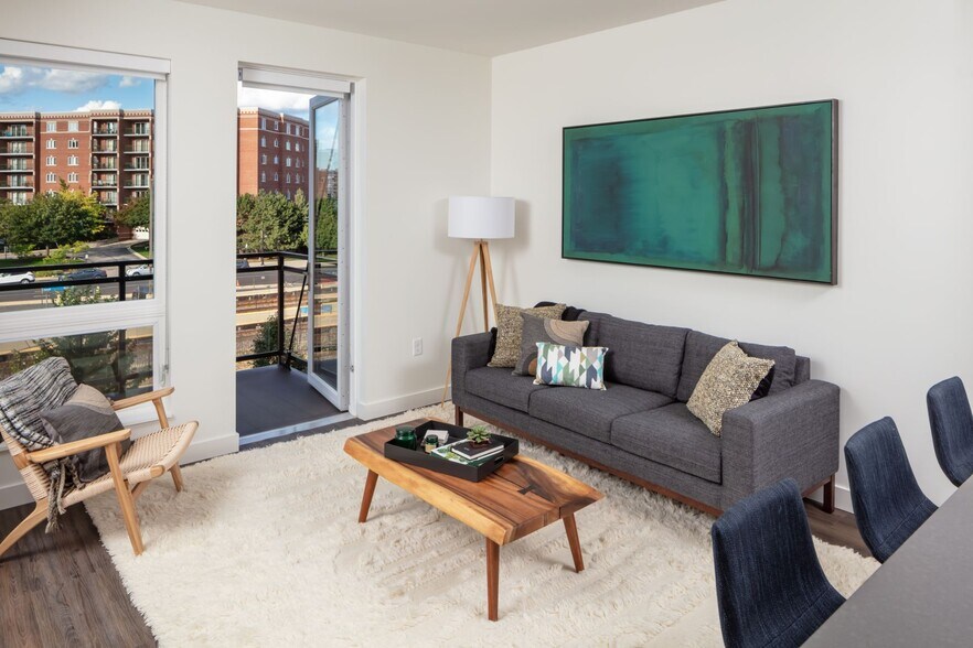 More Photos Of 1555 Ellinwood Ave, Des Plaines Apartments For Lease