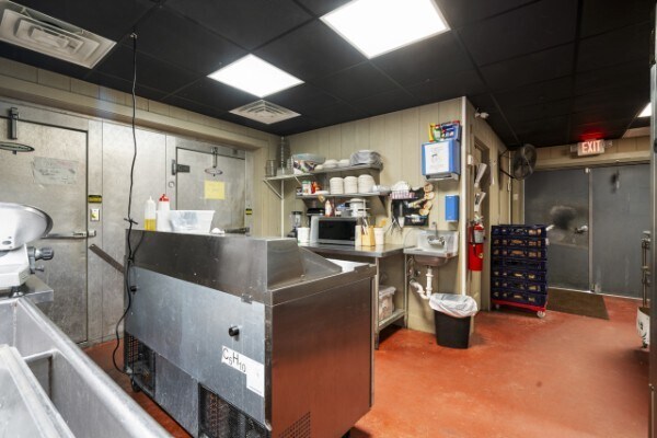 More Photos Of 601 N 1st St, Pulaski Restaurant For Sale