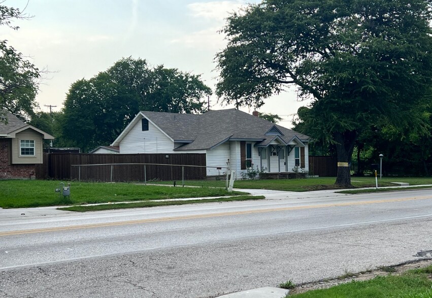 More Photos Of 808 N Goliad St, Rockwall Office Residential For Sale