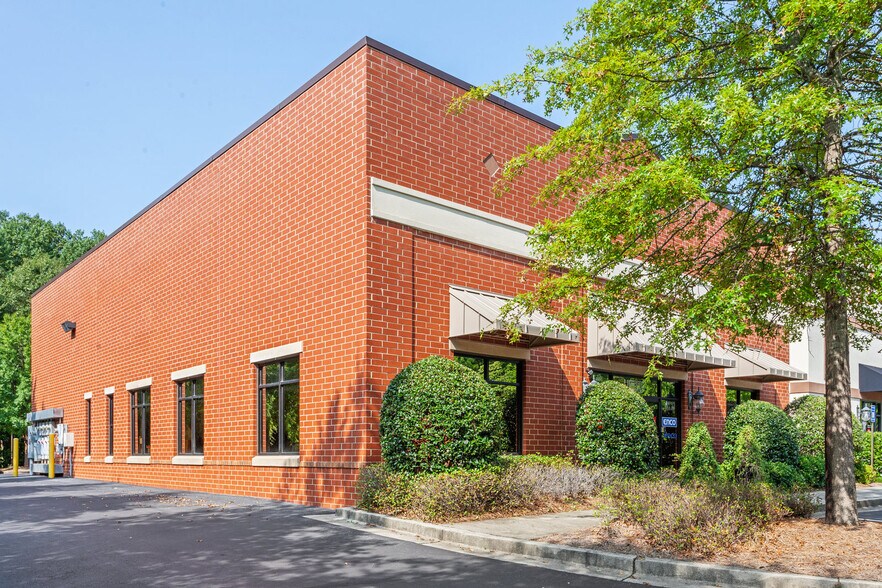 More Photos Of 6535 Shiloh Rd, Alpharetta Light Distribution For Sale