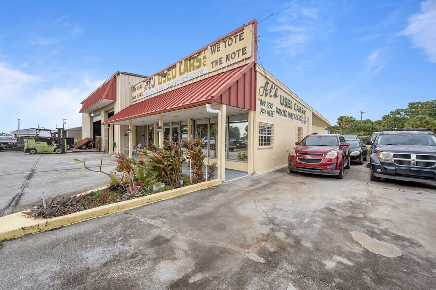 More Photos Of 628 King St, Cocoa Auto Dealership For Sale