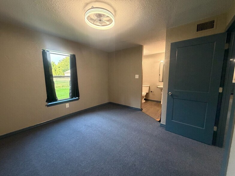 More Photos Of 3215 Bert Kouns Industrial Loop, Shreveport Apartments For Sale