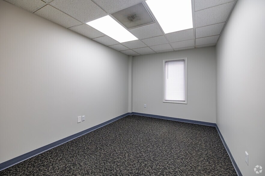 More Photos Of 6230-6360 Busch Blvd, Columbus Unknown For Lease