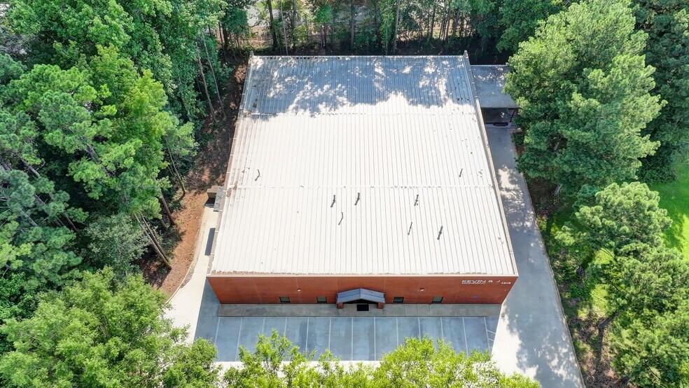 More Photos Of 1310 Capital Cir, Lawrenceville Warehouse For Sale