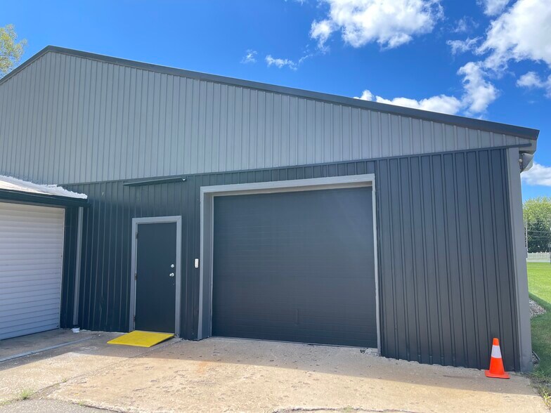 More Photos Of 6190 N Riverview Dr, Kalamazoo Warehouse For Sale