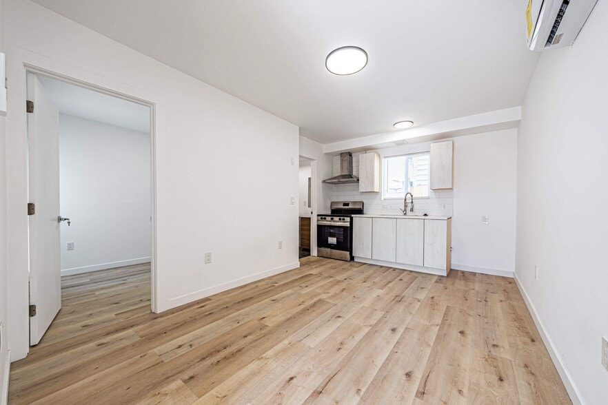 More Photos Of 4626 Wall St, Los Angeles Apartments For Sale