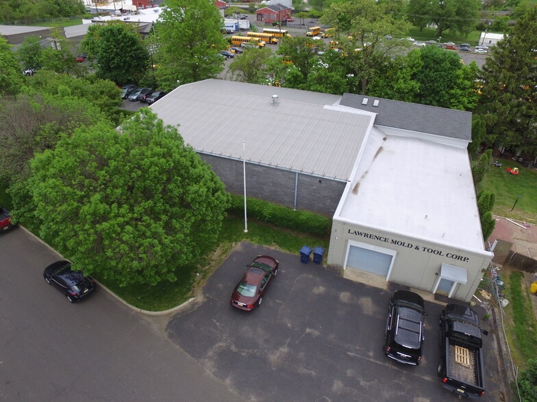 More Photos Of 1412 Ohio Ave, Lawrence Industrial For Sale