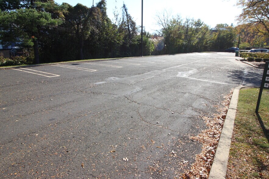 More Photos Of 735 Fitzwatertown Rd, Willow Grove Medical For Lease