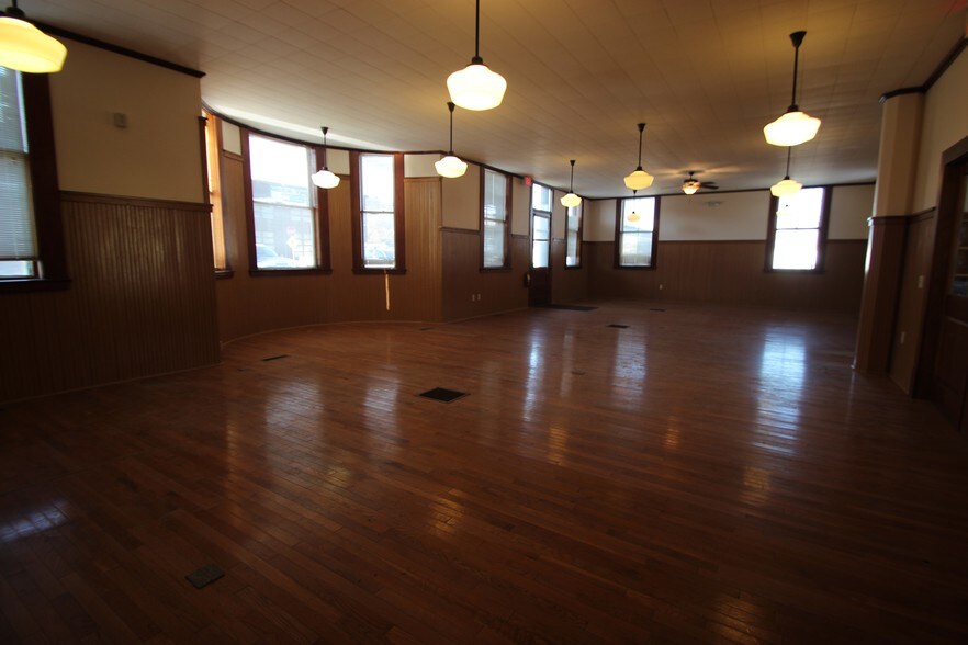 More Photos Of 56 Depot Sq, Barre City Office For Sale