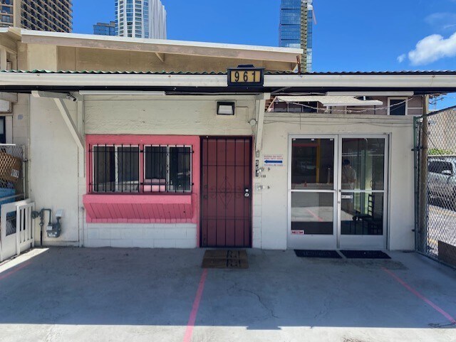 Primary Photo Of 961 Kawaiahao St, Honolulu Restaurant For Lease