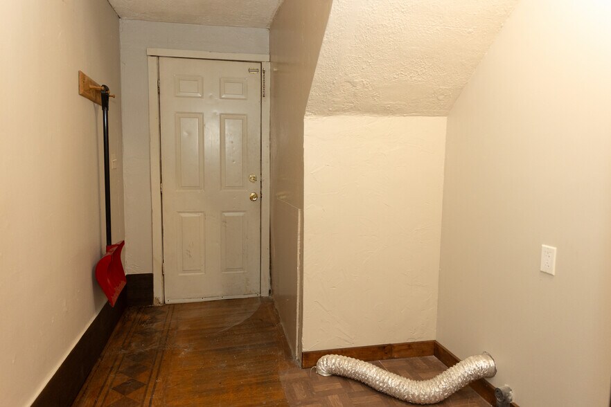 More Photos Of 125 E Main St, Titusville Apartments For Sale