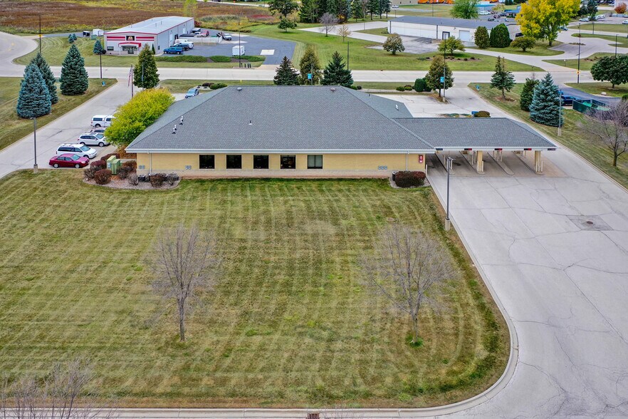 More Photos Of 3139 Voyager Dr, Green Bay Bank For Sale