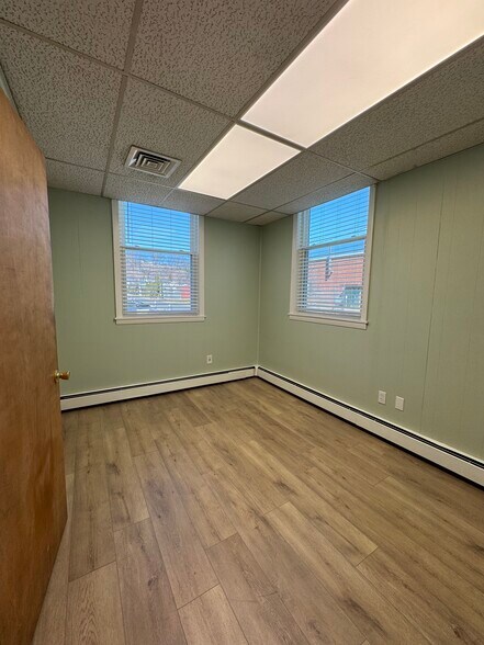 More Photos Of 77 Meadow St, Holyoke Coworking Space