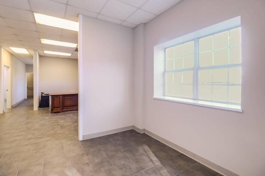 More Photos Of 21051 Coastal Pky, Gulfport Industrial For Sale