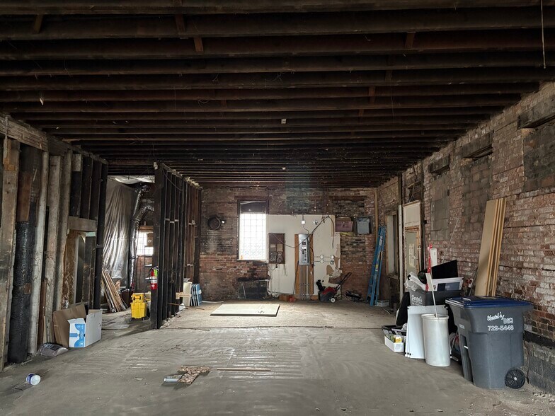 More Photos Of 2301 W Superior St, Duluth Storefront Retail Residential For Sale