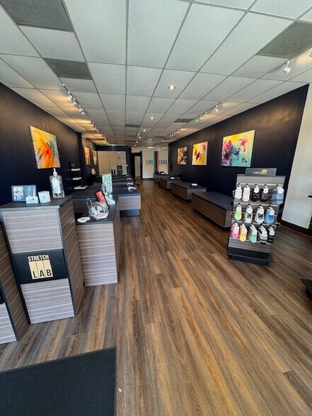 More Photos Of 2645-2695 Ulmerton Rd, Clearwater Freestanding For Lease