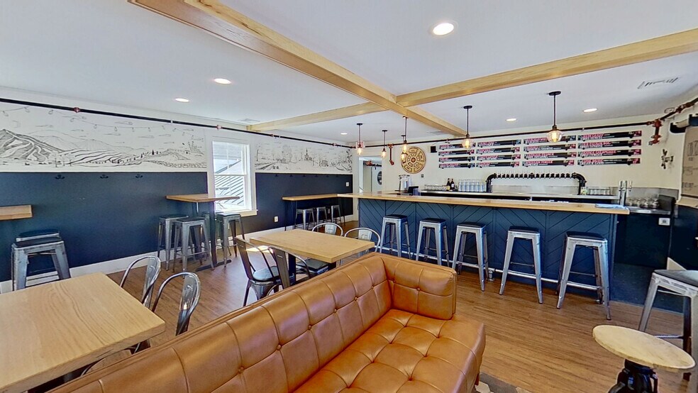 More Photos Of 15 Newmarket Rd, Durham Freestanding For Sale