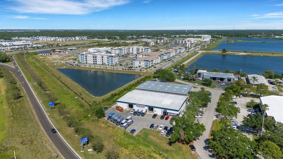 More Photos Of 215 Interstate Blvd, Sarasota Warehouse For Sale