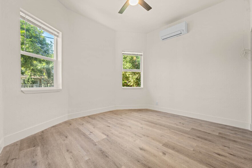 More Photos Of 1647 W 12th Pl, Los Angeles Apartments For Sale