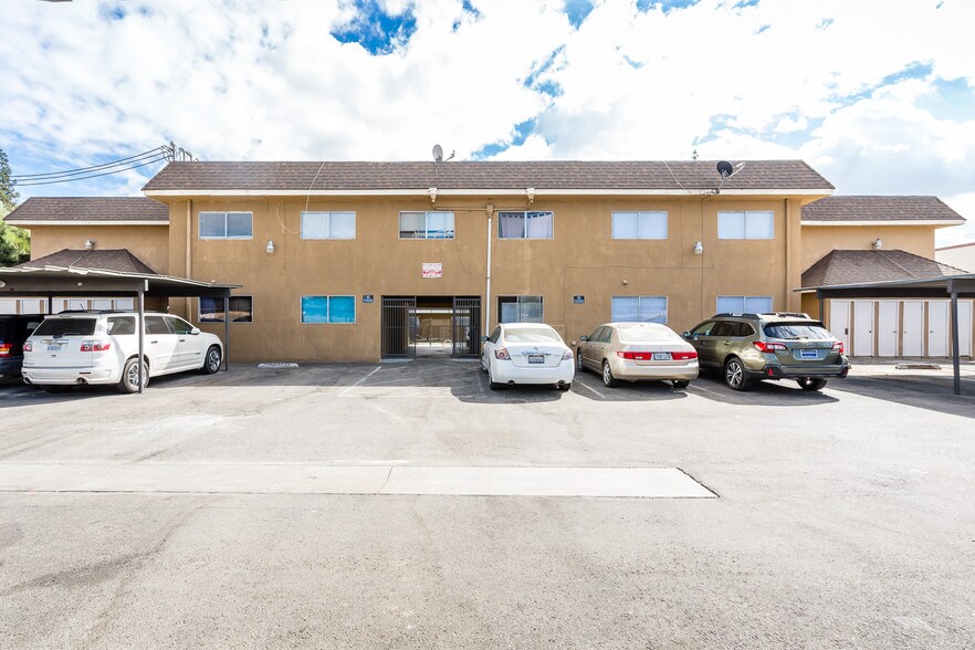 More Photos Of 3143 S H St, Bakersfield Apartments For Sale