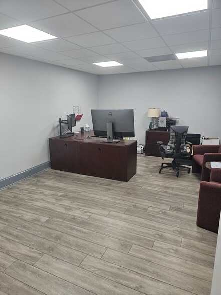 More Photos Of 1132 Hightower Trl, Atlanta Medical For Sale