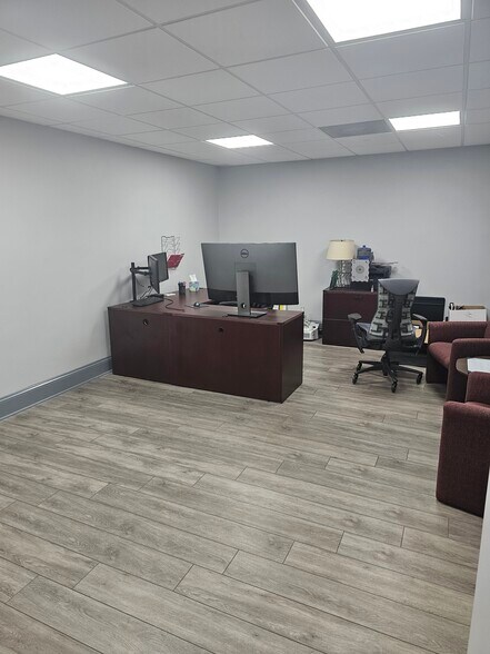 More Photos Of 1132 Hightower Trl, Atlanta Medical For Sale