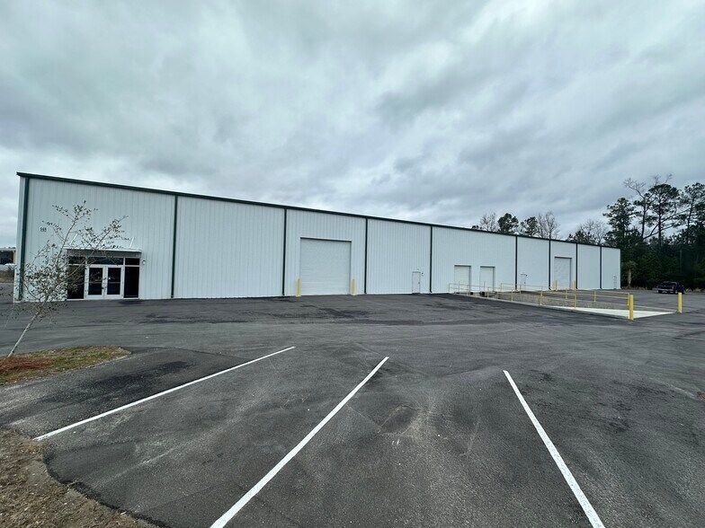 More Photos Of 138 Strathmore Rd, Summerville Distribution For Lease