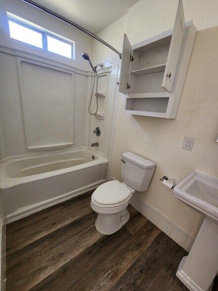 More Photos Of 476 H St, Brawley Apartments For Sale