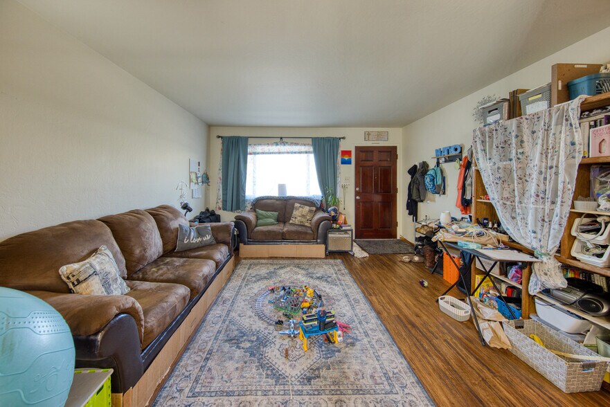 More Photos Of 24039 Park St, Hayward Apartments For Sale