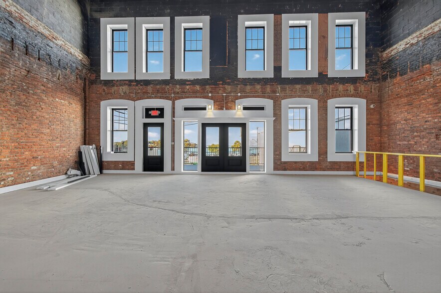 More Photos Of 25 W Front St, Keyport Bank For Lease
