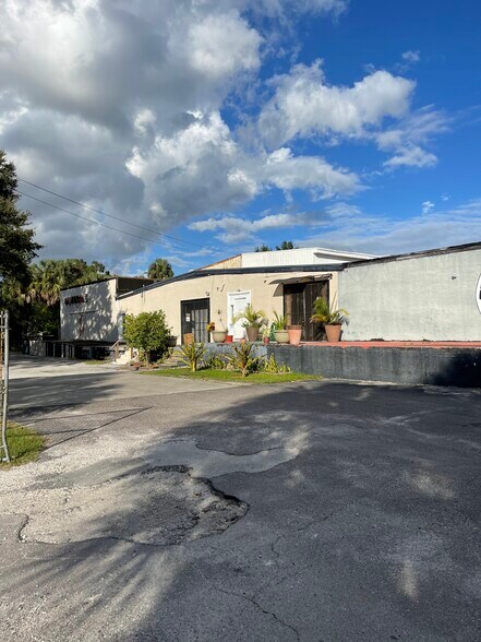 More Photos Of 4214 W Virginia Ave, Tampa Warehouse For Lease