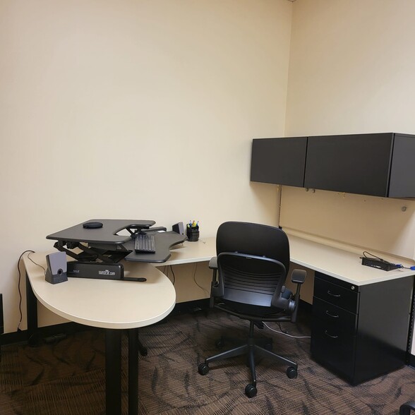 More Photos Of 3500 Gateway Centre Blvd, Morrisville Light Distribution For Lease