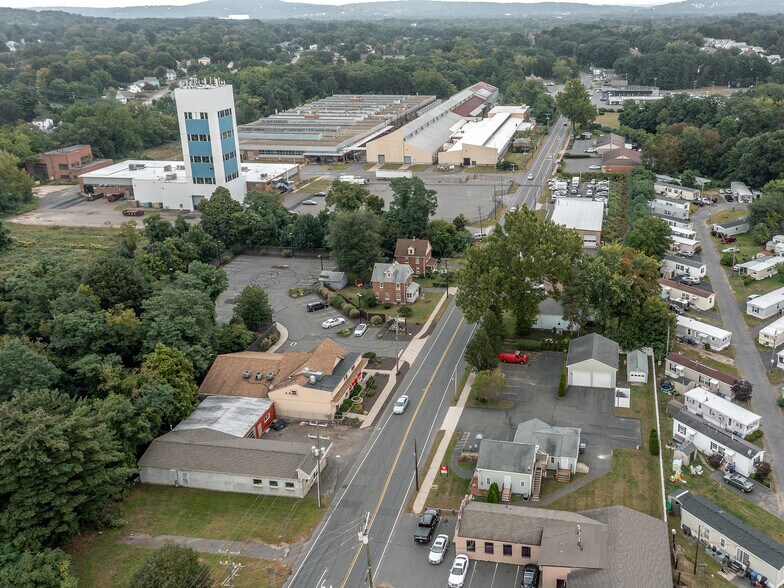 More Photos Of 388 Broad St, Bristol General Retail For Sale