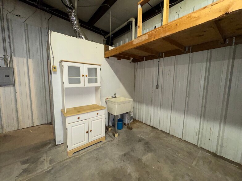 More Photos Of 438 S Main St, Mcalester Auto Repair For Sale