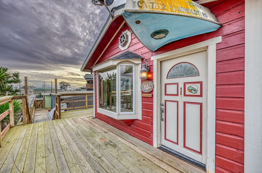 More Photos Of 7550 Sandholdt Rd, Moss Landing Warehouse For Sale