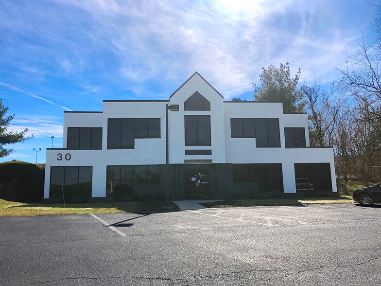 More Photos Of 30 E Shady Ln, Enola Medical For Lease